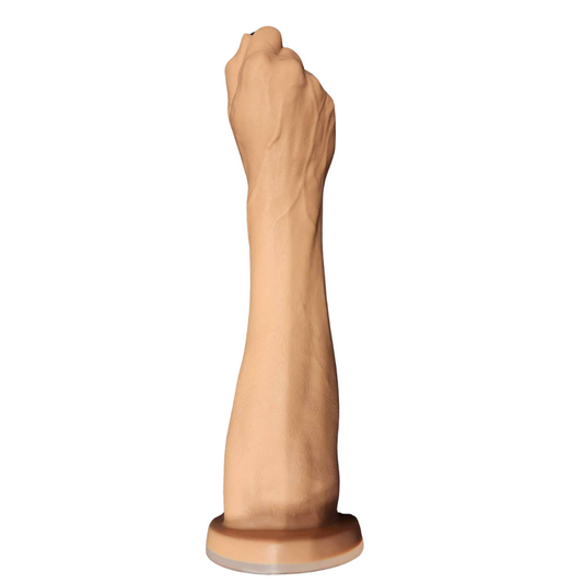 Recréation de la main et du poing de Maîtresse Amélia